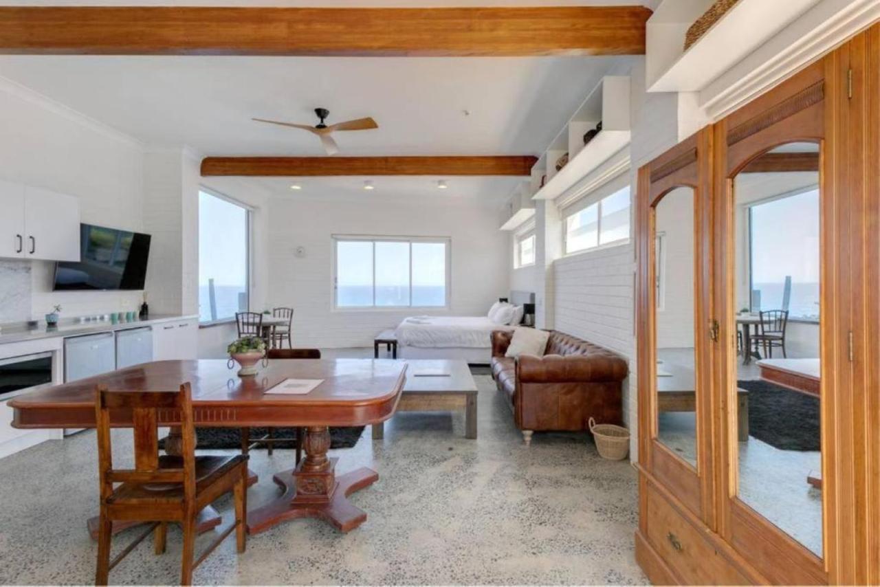 Upscale Cliffside Studio With Ocean Views North Bondi Sydney Bagian luar foto