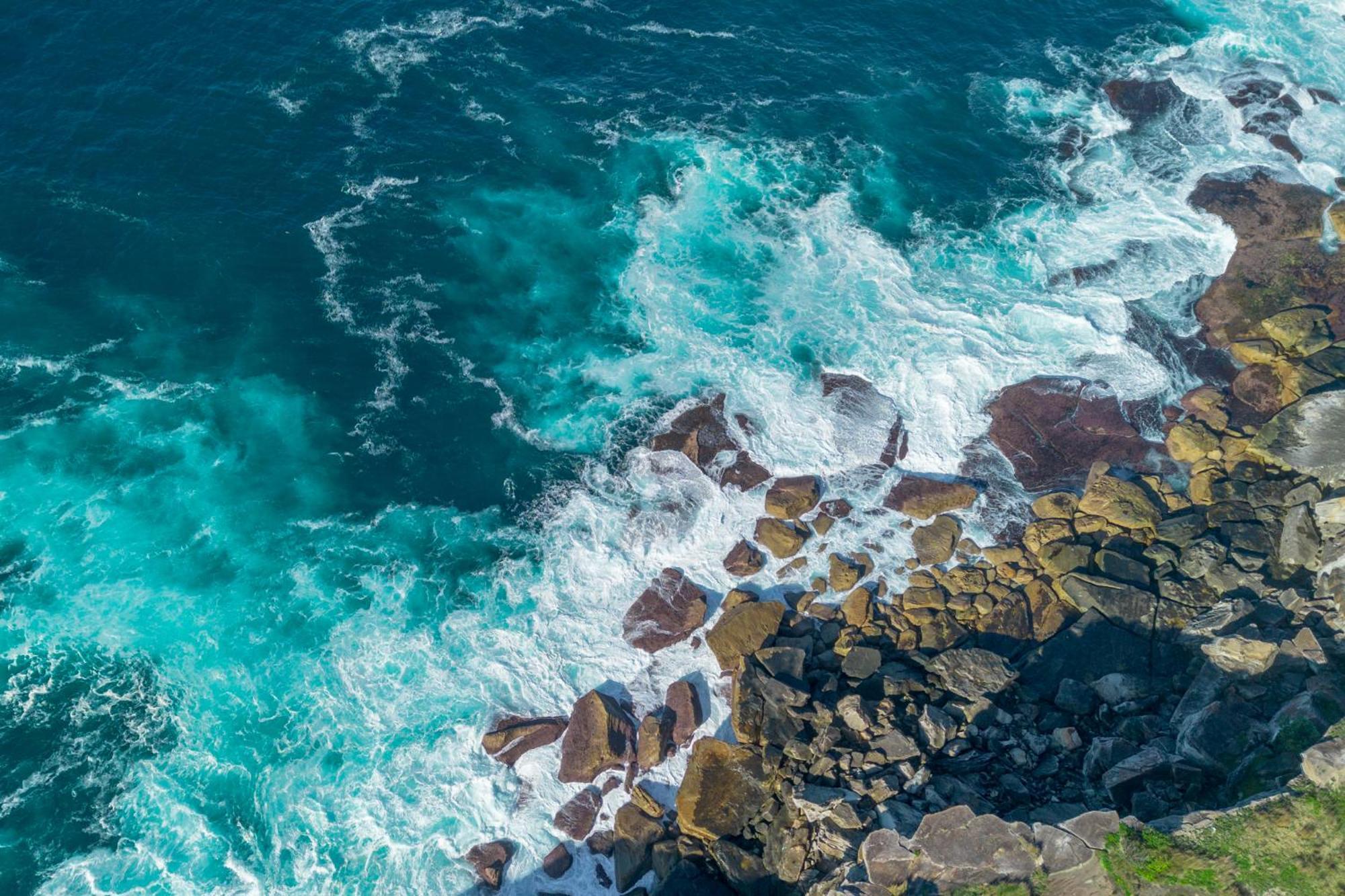 Upscale Cliffside Studio With Ocean Views North Bondi Sydney Bagian luar foto