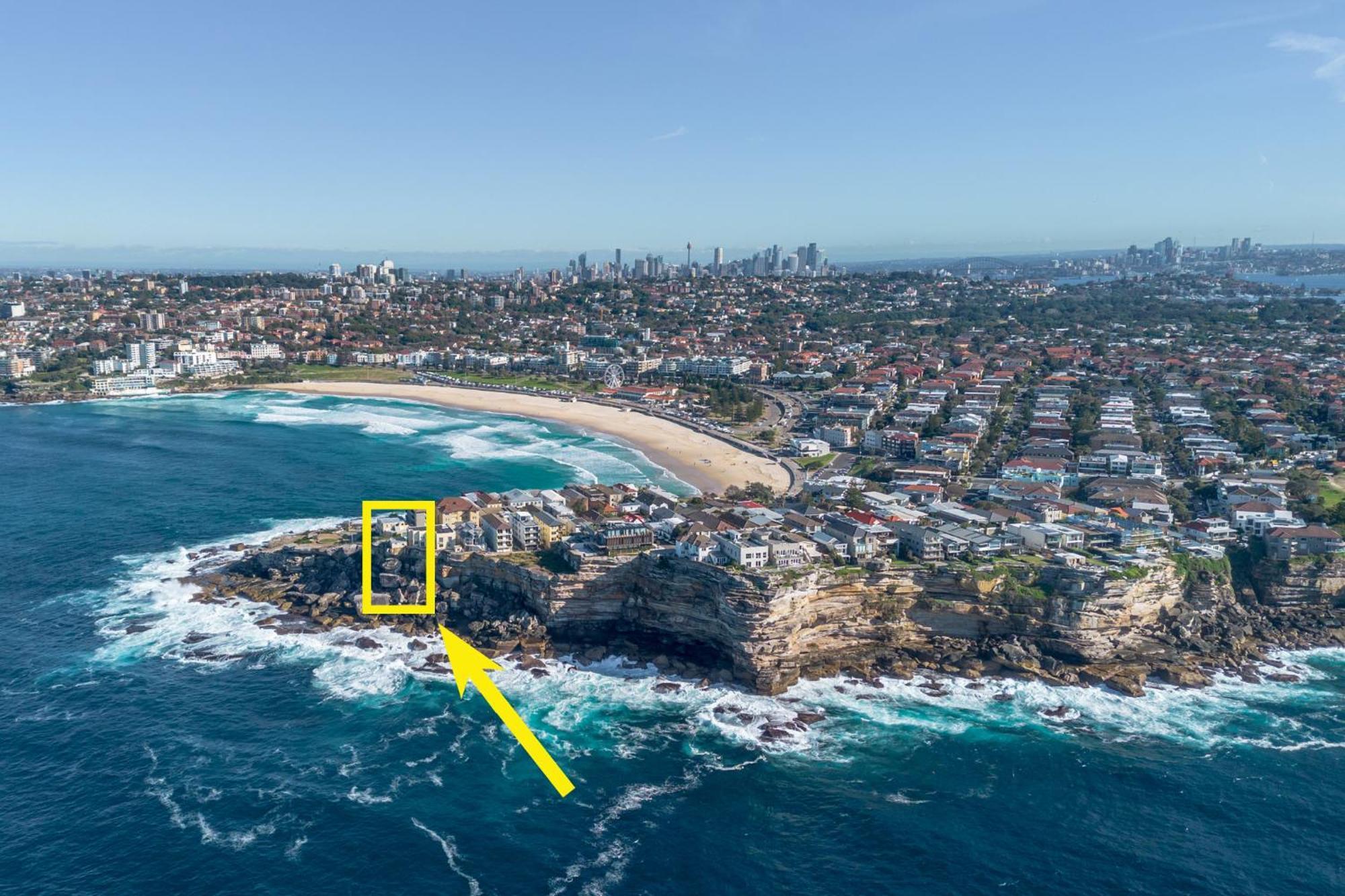 Upscale Cliffside Studio With Ocean Views North Bondi Sydney Bagian luar foto