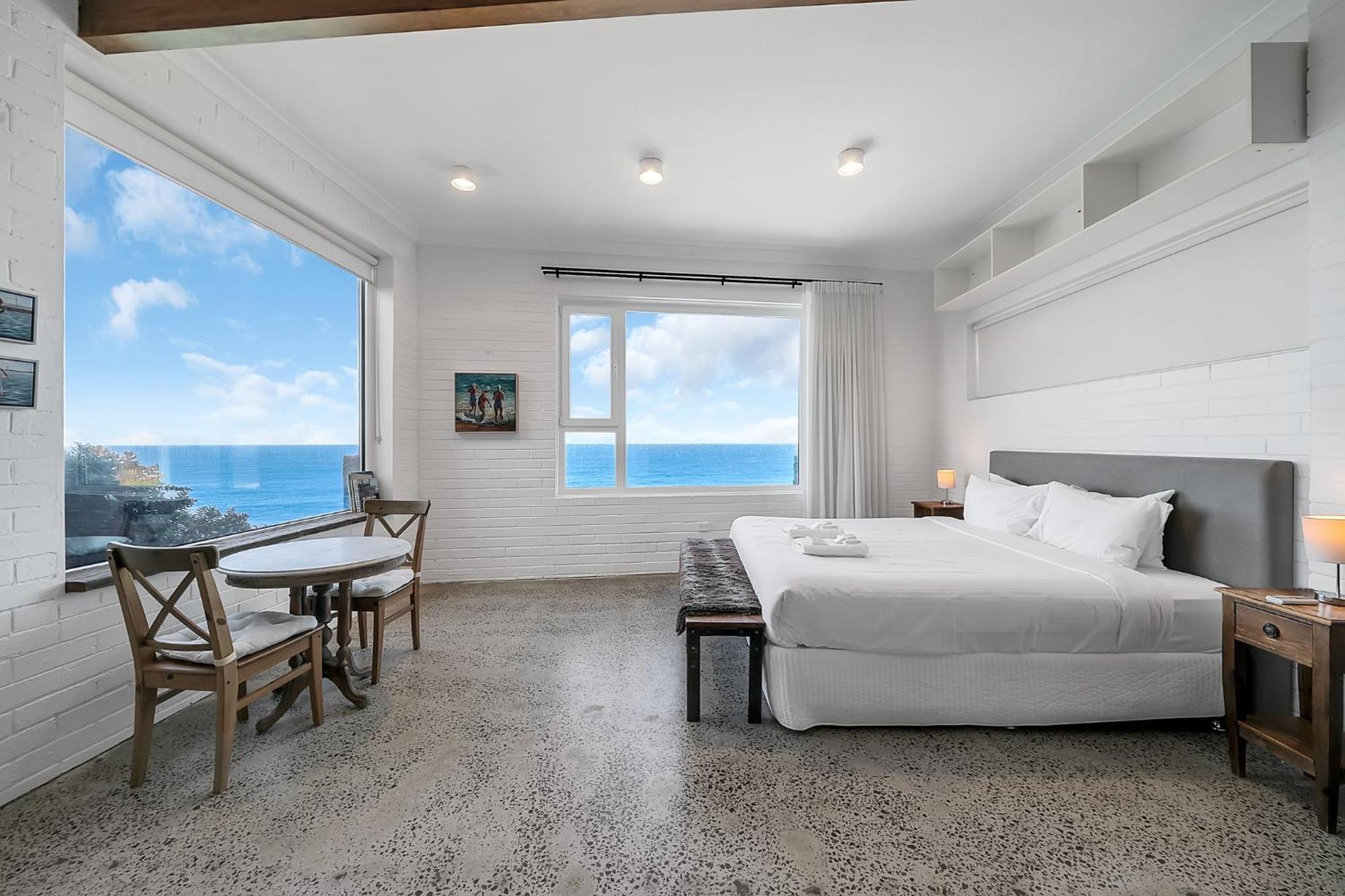 Upscale Cliffside Studio With Ocean Views North Bondi Sydney Bagian luar foto